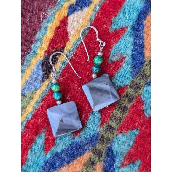 Sterling Silver Labradorite Earrings, Vintage Mystical Earrings - Picture 2 of 10